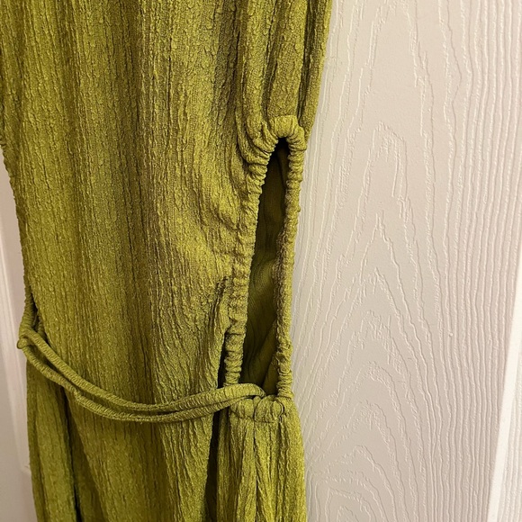 SHEIN~OLIVE DRESS~SLEEVELESS~ - Picture 3 of 8